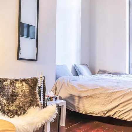 Apartment Lovely With View At Vibrant Ghent, Breezy Balcony