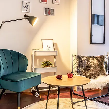 Lovely With View At Vibrant Ghent, Breezy Balcony Apartment