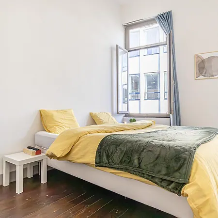Апартаменты Lovely With View At Vibrant Ghent, Breezy Balcony
