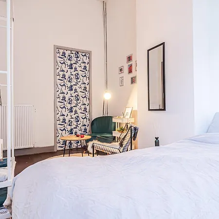 Апартаменты Lovely With View At Vibrant Ghent, Breezy Balcony *