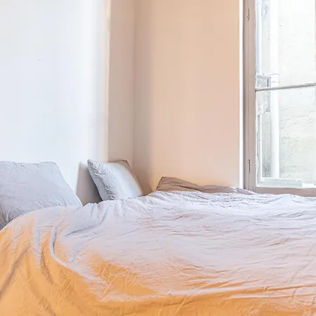 Апартаменты Lovely With View At Vibrant Ghent, Breezy Balcony Гент